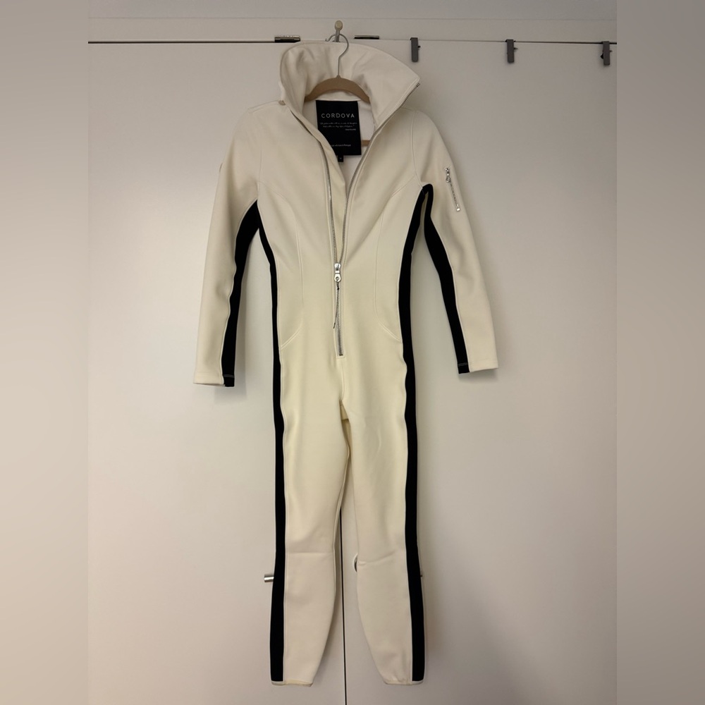 Cordova Women's Ski & Snow Jacket - White and Black